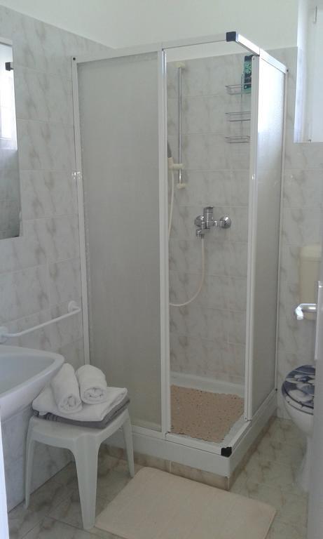 Guest House Surina App Surina'S Green Holiday Rupa Екстер'єр фото