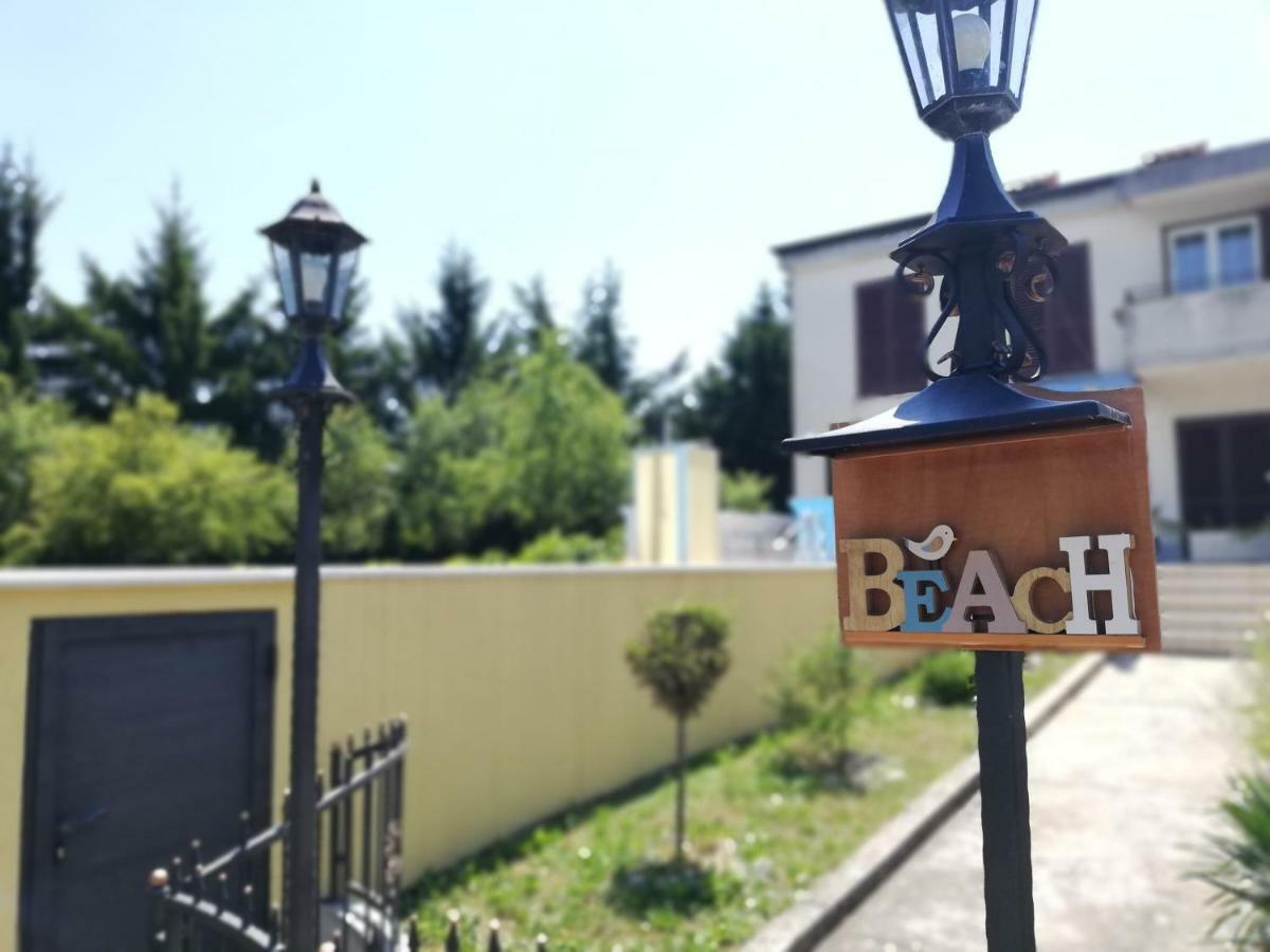 Guest House Surina App Surina'S Green Holiday Rupa Екстер'єр фото